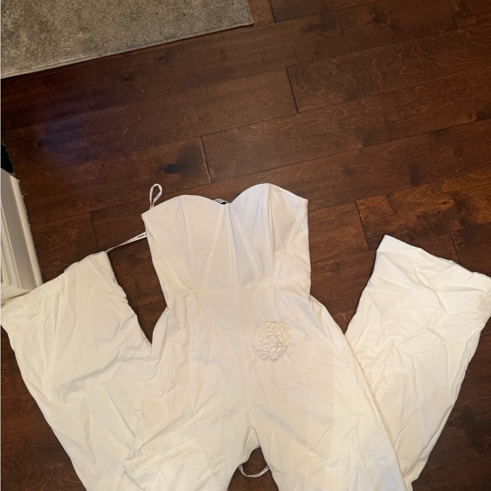 Elegant White Jumpsuit / Club L London size 8